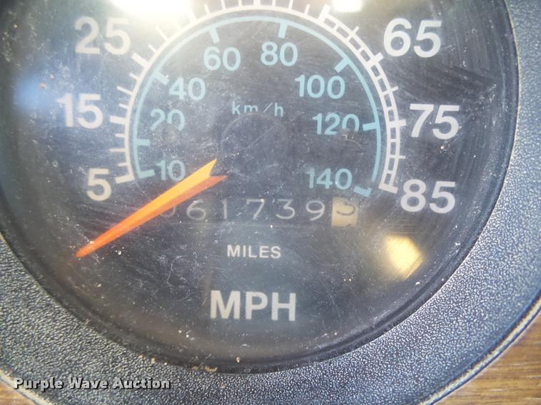 image for item DA0561 1982 International 1954 Easy Rider 1600C applicator truck