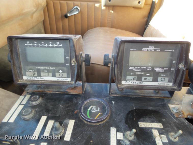 image for item DA0561 1982 International 1954 Easy Rider 1600C applicator truck