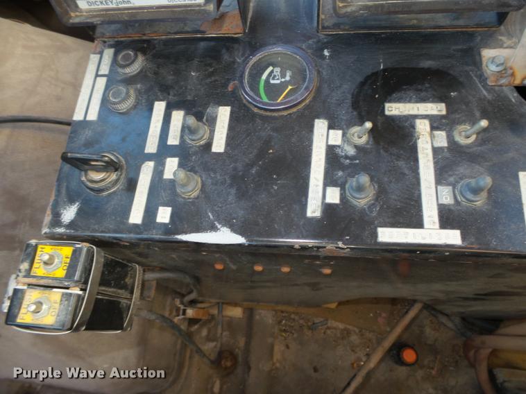 image for item DA0561 1982 International 1954 Easy Rider 1600C applicator truck