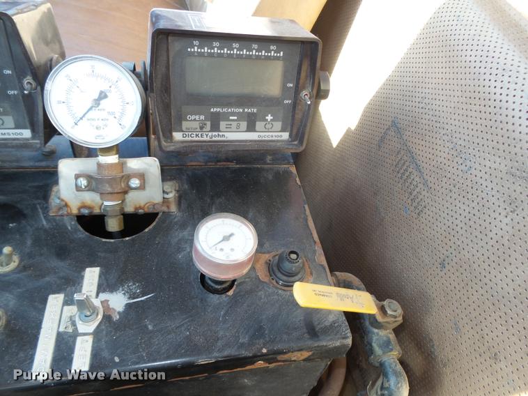 image for item DA0561 1982 International 1954 Easy Rider 1600C applicator truck