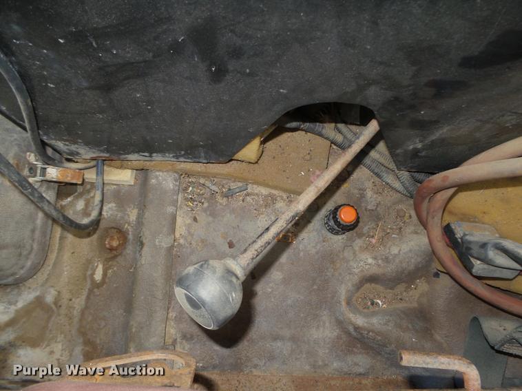 image for item DA0561 1982 International 1954 Easy Rider 1600C applicator truck