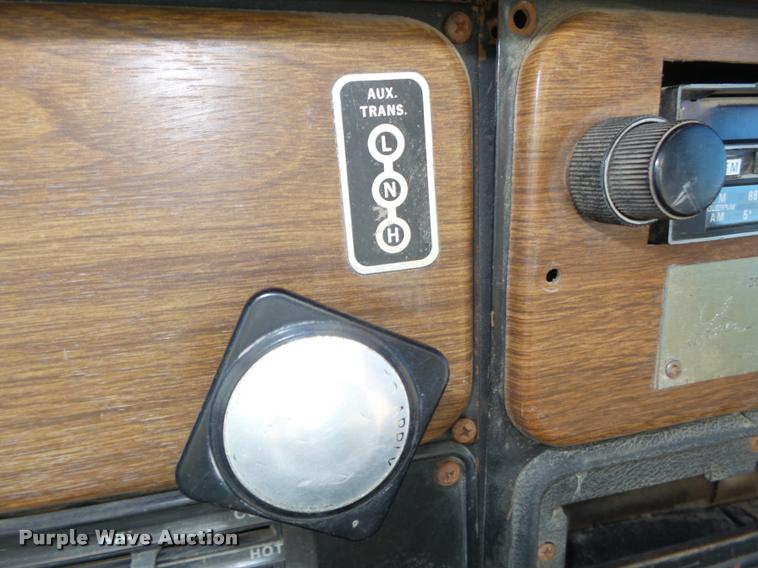 image for item DA0561 1982 International 1954 Easy Rider 1600C applicator truck