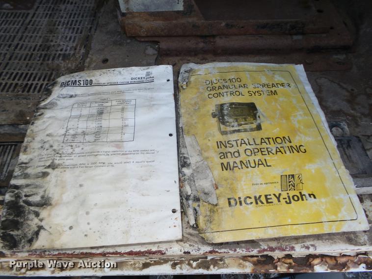 image for item DA0561 1982 International 1954 Easy Rider 1600C applicator truck