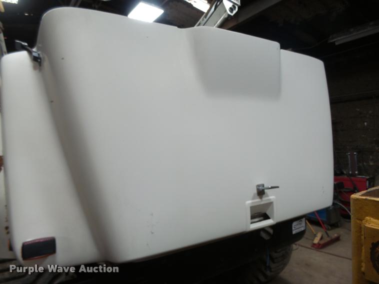 image for item DA0561 1982 International 1954 Easy Rider 1600C applicator truck