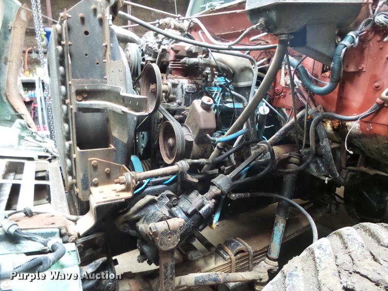 image for item DA0561 1982 International 1954 Easy Rider 1600C applicator truck