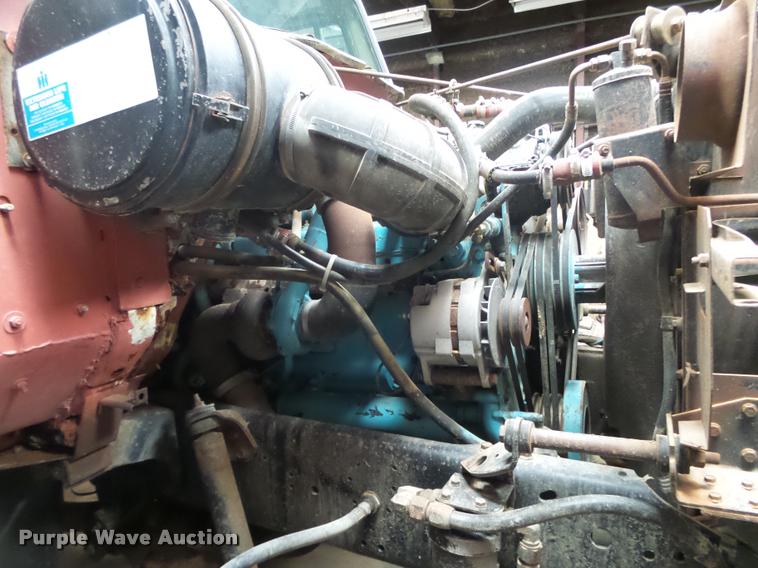 image for item DA0561 1982 International 1954 Easy Rider 1600C applicator truck