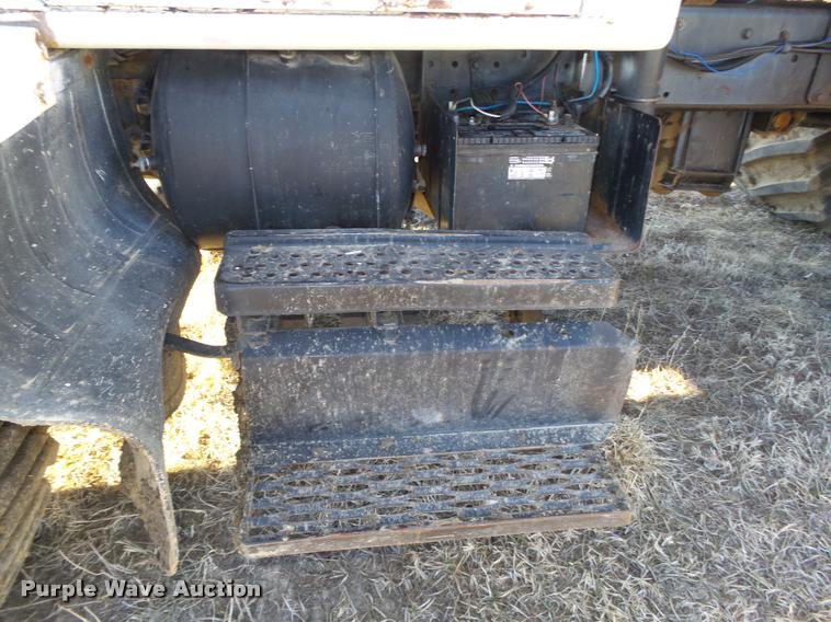 image for item DA0561 1982 International 1954 Easy Rider 1600C applicator truck