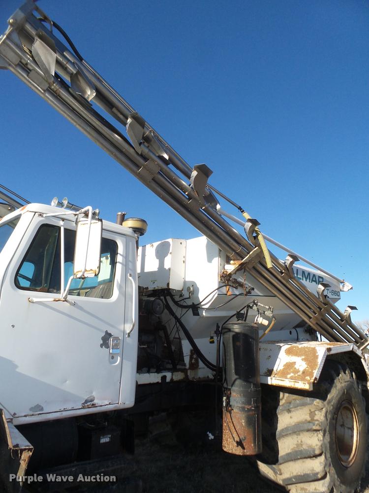 image for item DA0561 1982 International 1954 Easy Rider 1600C applicator truck