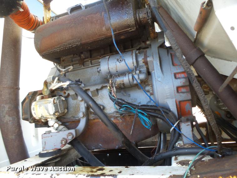 image for item DA0561 1982 International 1954 Easy Rider 1600C applicator truck