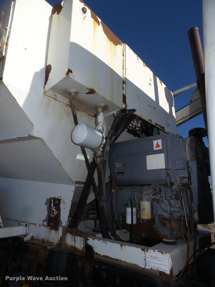 image for item DA0561 1982 International 1954 Easy Rider 1600C applicator truck