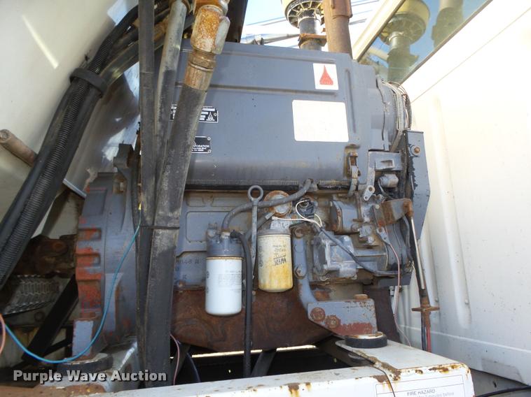 image for item DA0561 1982 International 1954 Easy Rider 1600C applicator truck