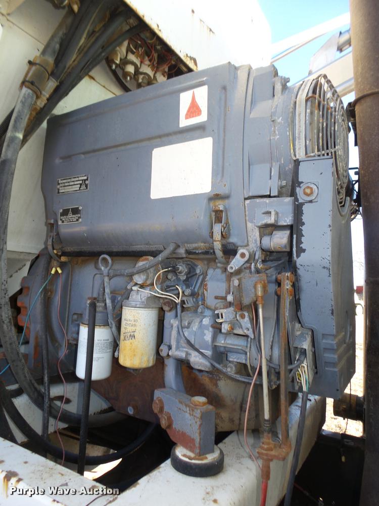 image for item DA0561 1982 International 1954 Easy Rider 1600C applicator truck