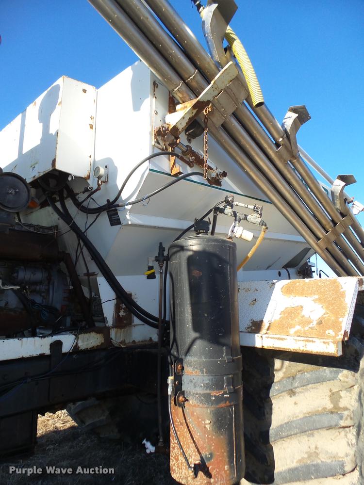 image for item DA0561 1982 International 1954 Easy Rider 1600C applicator truck