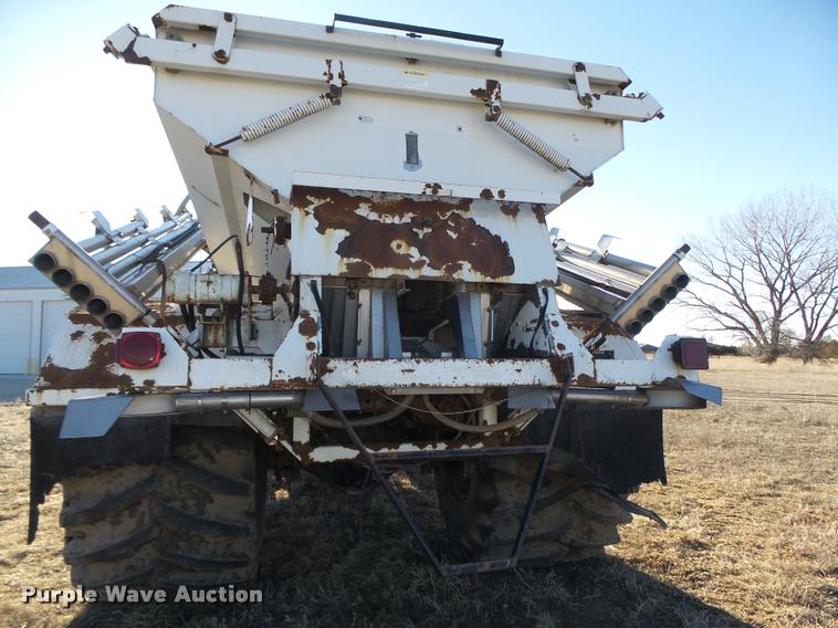 image for item DA0561 1982 International 1954 Easy Rider 1600C applicator truck