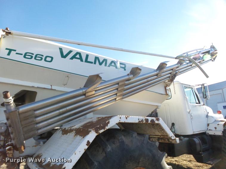 image for item DA0561 1982 International 1954 Easy Rider 1600C applicator truck