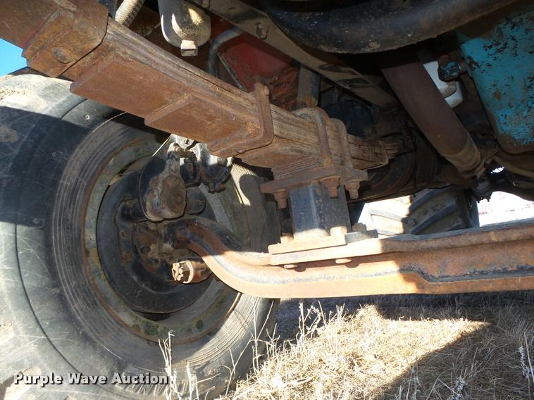 image for item DA0561 1982 International 1954 Easy Rider 1600C applicator truck