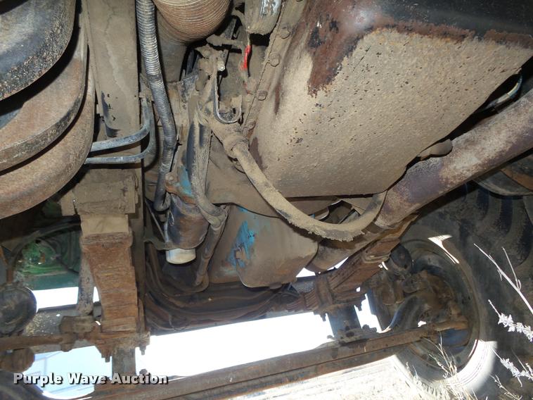 image for item DA0561 1982 International 1954 Easy Rider 1600C applicator truck