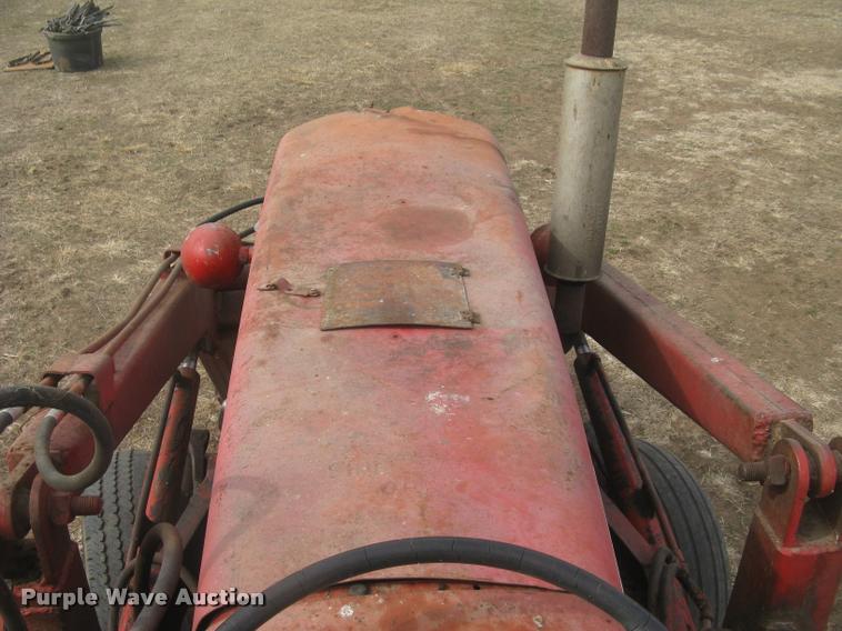 image for item DA2216 Massey-Ferguson 85 tractor