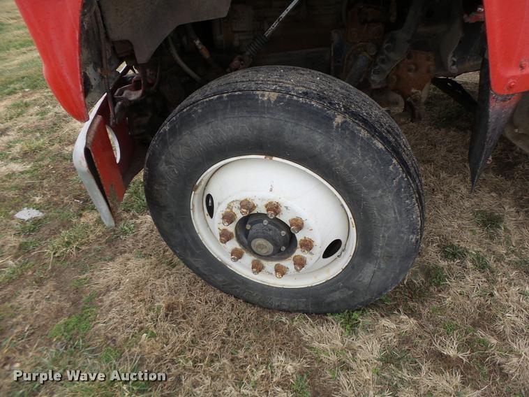 image for item DA3357 1984 Ford LNT9000 tender truck