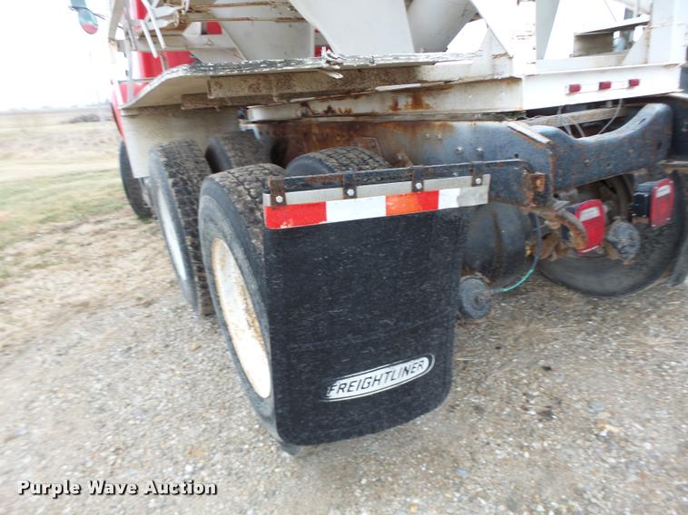 image for item DA3357 1984 Ford LNT9000 tender truck