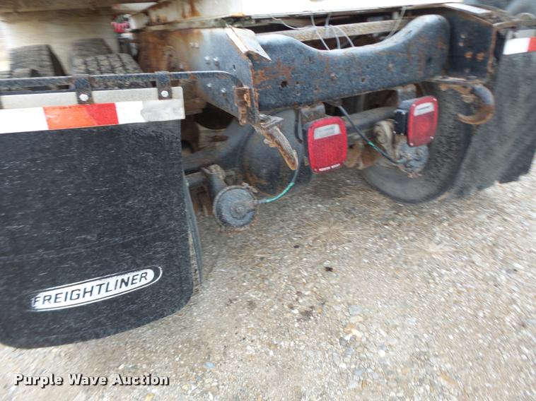 image for item DA3357 1984 Ford LNT9000 tender truck