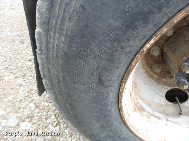 image for item DA3357 1984 Ford LNT9000 tender truck