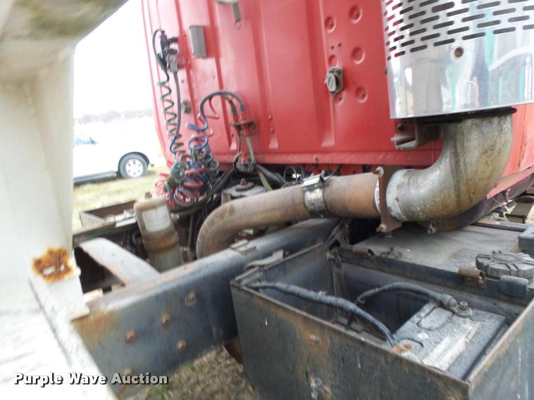 image for item DA3357 1984 Ford LNT9000 tender truck