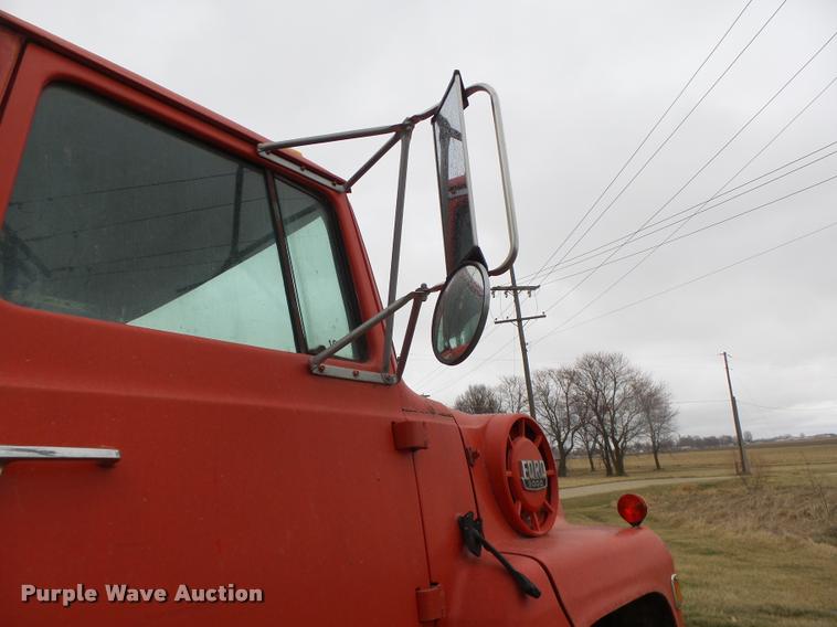 image for item DA3357 1984 Ford LNT9000 tender truck