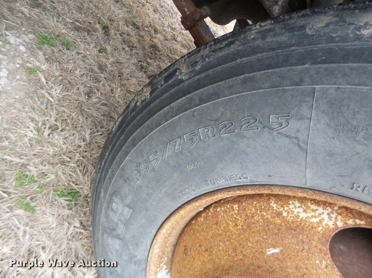 image for item DA3357 1984 Ford LNT9000 tender truck