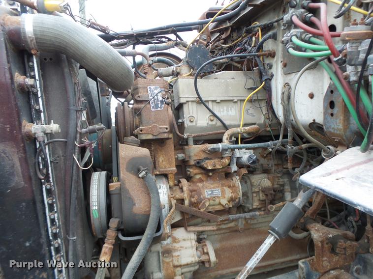 image for item DA3357 1984 Ford LNT9000 tender truck