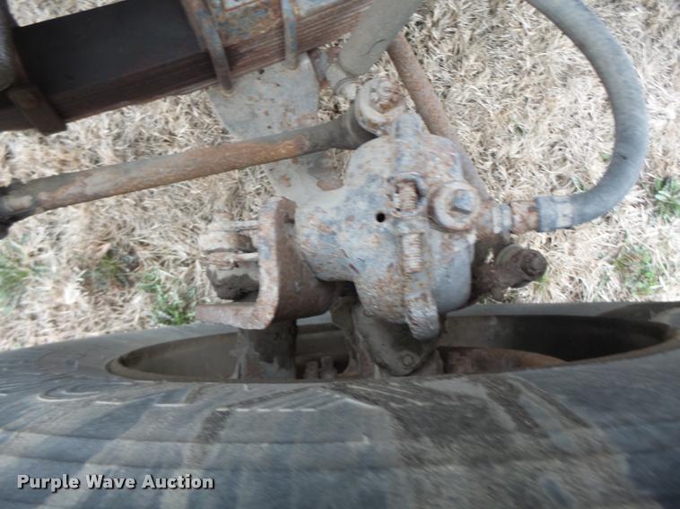 image for item DA3357 1984 Ford LNT9000 tender truck