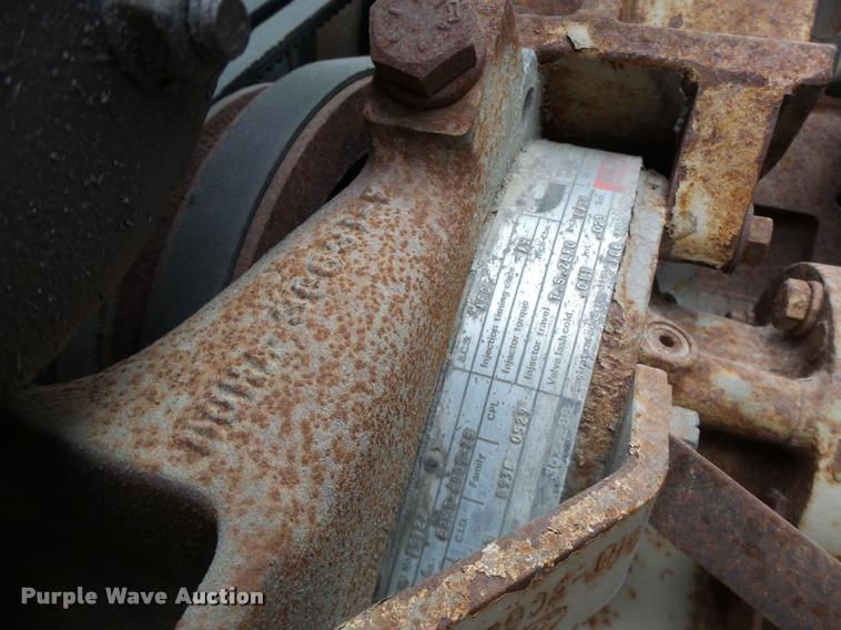 image for item DA3357 1984 Ford LNT9000 tender truck