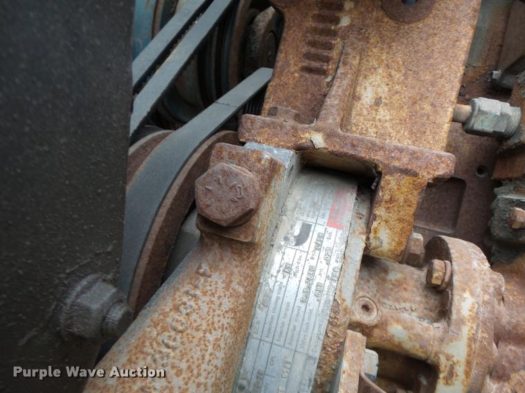 image for item DA3357 1984 Ford LNT9000 tender truck