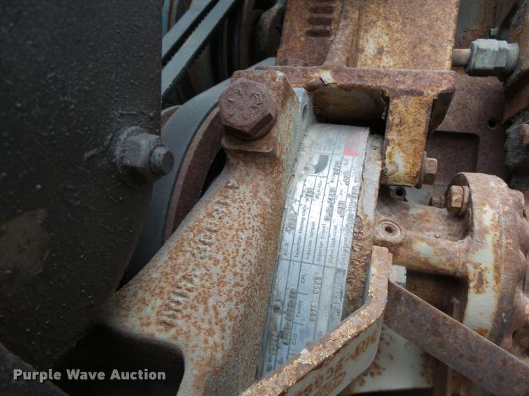 image for item DA3357 1984 Ford LNT9000 tender truck