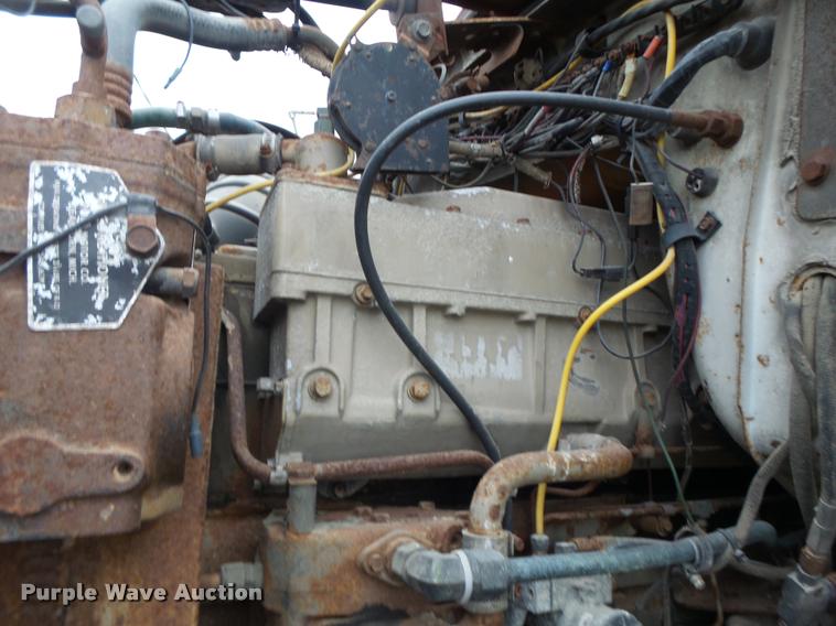 image for item DA3357 1984 Ford LNT9000 tender truck