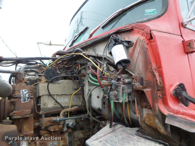 image for item DA3357 1984 Ford LNT9000 tender truck