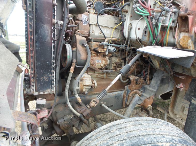 image for item DA3357 1984 Ford LNT9000 tender truck