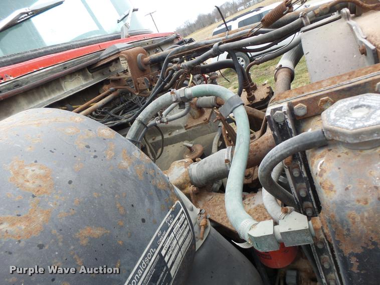 image for item DA3357 1984 Ford LNT9000 tender truck