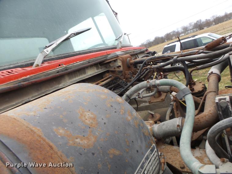 image for item DA3357 1984 Ford LNT9000 tender truck