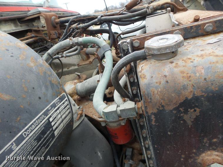 image for item DA3357 1984 Ford LNT9000 tender truck