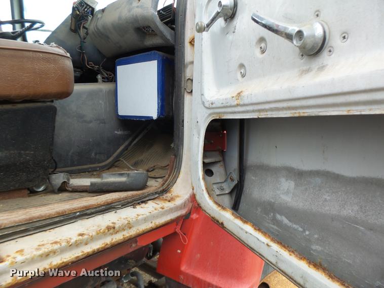 image for item DA3357 1984 Ford LNT9000 tender truck