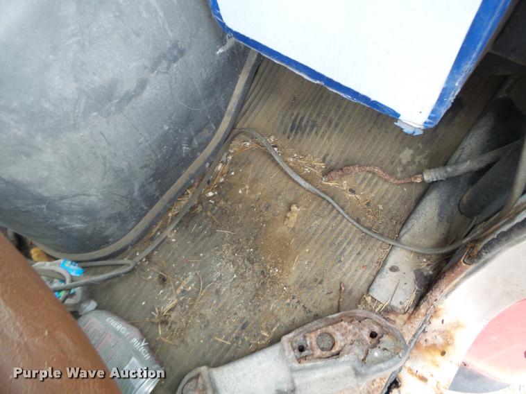 image for item DA3357 1984 Ford LNT9000 tender truck