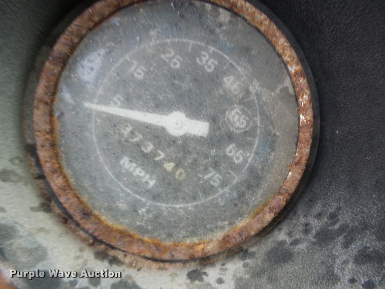 image for item DA3357 1984 Ford LNT9000 tender truck