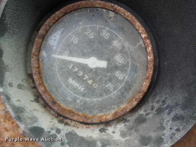 image for item DA3357 1984 Ford LNT9000 tender truck