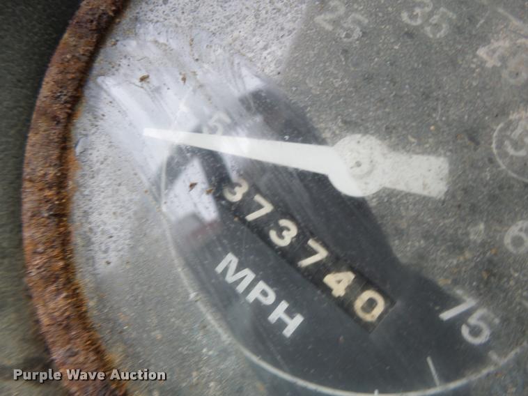 image for item DA3357 1984 Ford LNT9000 tender truck