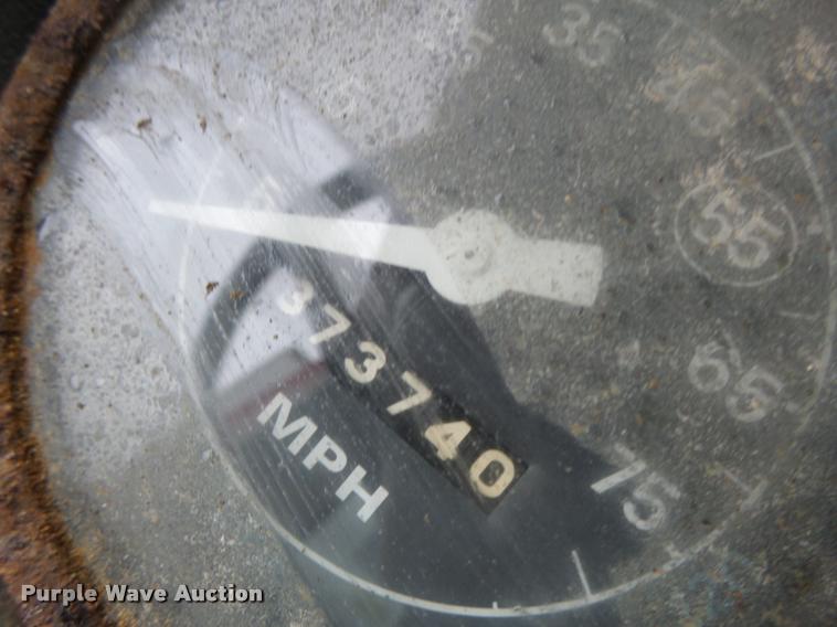 image for item DA3357 1984 Ford LNT9000 tender truck