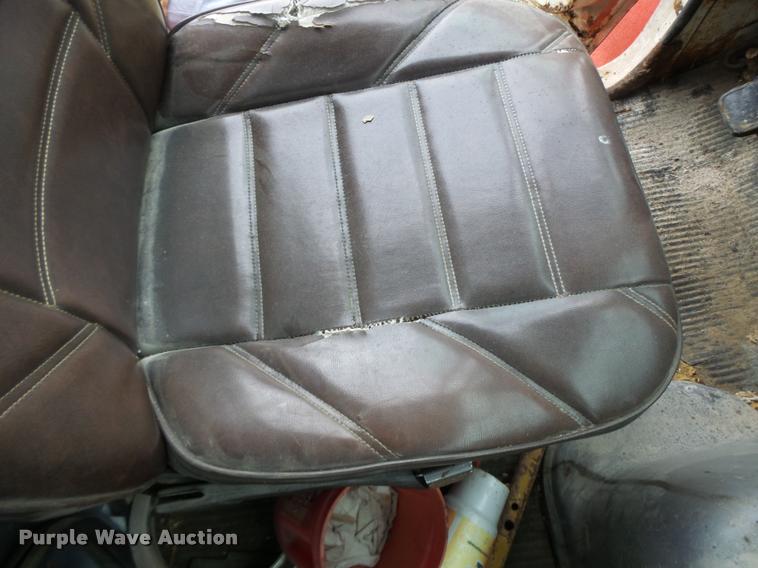 image for item DA3357 1984 Ford LNT9000 tender truck