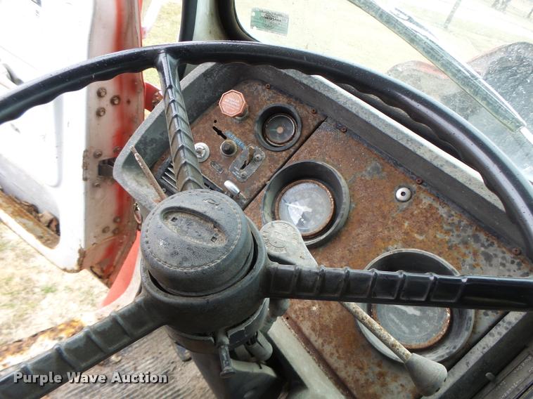 image for item DA3357 1984 Ford LNT9000 tender truck