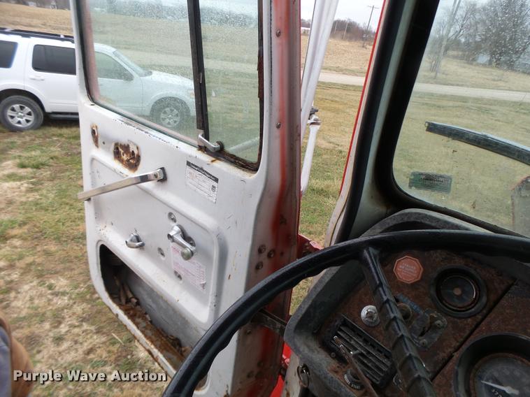 image for item DA3357 1984 Ford LNT9000 tender truck