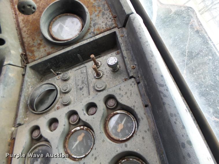 image for item DA3357 1984 Ford LNT9000 tender truck